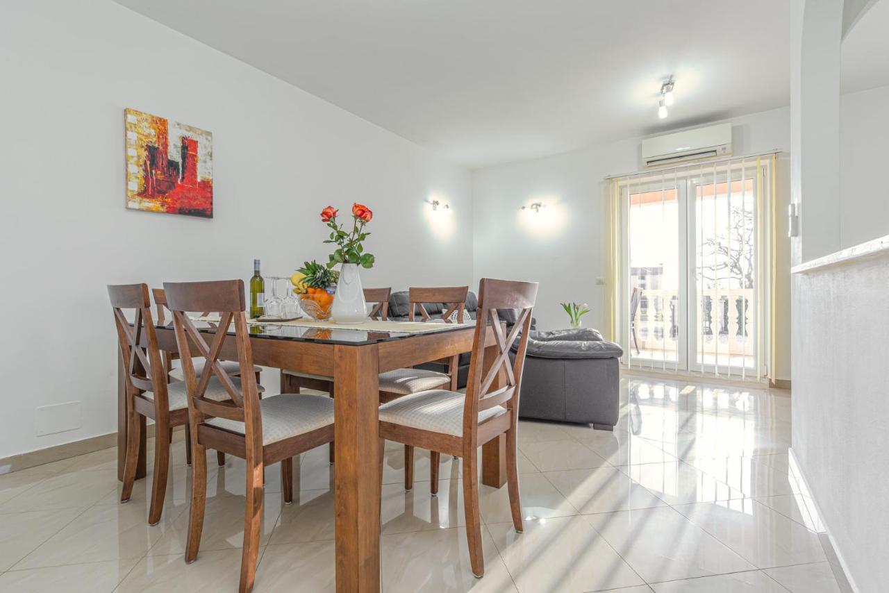 Koraca B4 Apartment Kirmenjak Luaran gambar