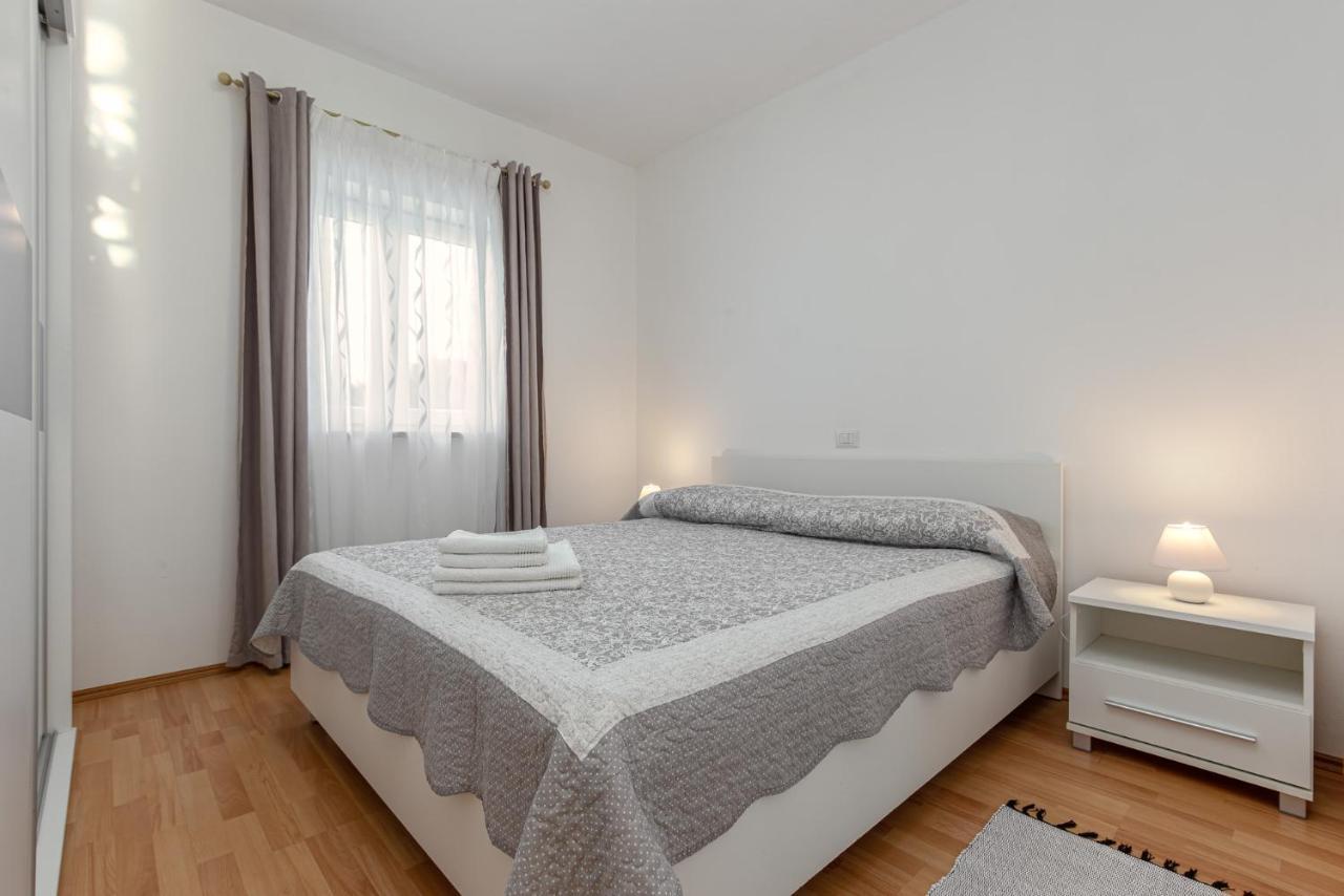 Koraca B4 Apartment Kirmenjak Luaran gambar
